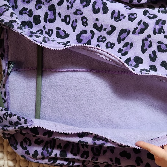 Fleece Onesie Purple Leopard 💜 - Picture 5 of 6